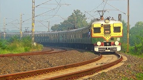 Double line speedy crossing of Two EMU  UP & Down back to back Howrah-Katwa-Howrah Local