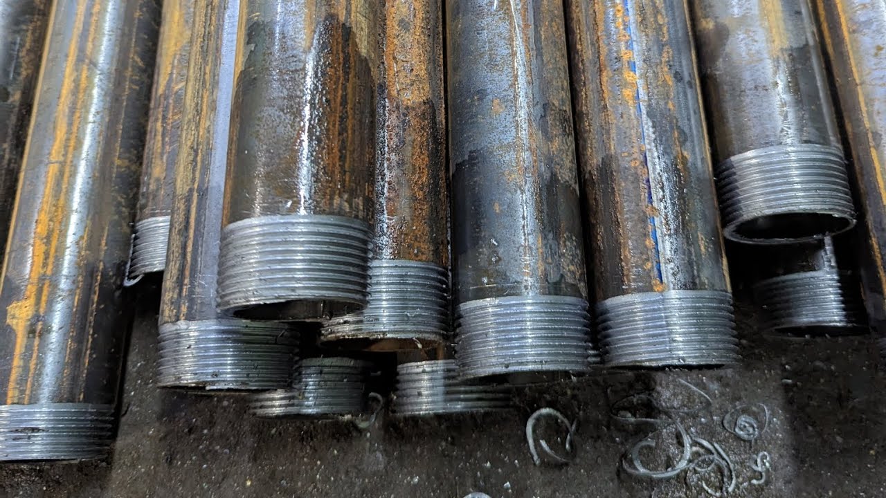 Нарезка резьбы на трубах D 42 мм, на резьбонарезном станке. Режет до D ...