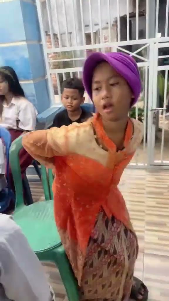 Vidio kocak dan gokil @nyaikembang1nyaikembang1 /ketika mau membantu ?