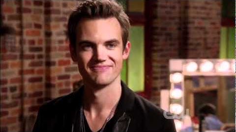 One Tree Hill 9x13 | Nathan gives Chris Keller his old guitar