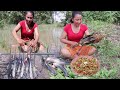 Survival in forest: Catch fish in Mud lake for food - Grilled fish with Salt chili for Lunch ideas