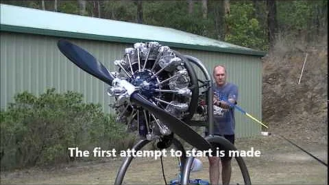 Radial Engine Startup Pratt & Whitney R985 (Wasp J...