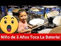 En la tienda Luzerito Francisco tocando bateria😂