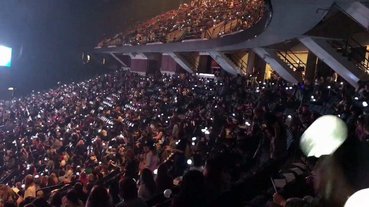 BTS Love Yourself Tour (Hamilton Day 1) 