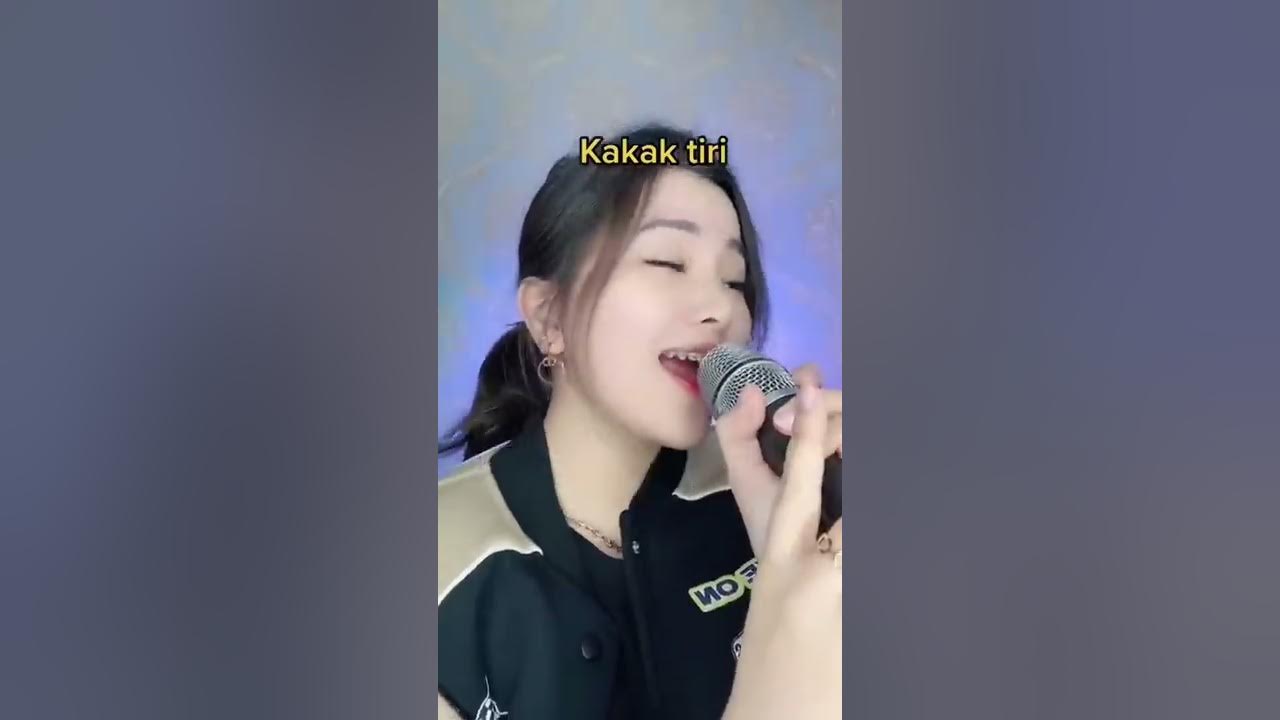 #pov : adik dan kakak tirimu berusaha mengambil perhatian pangeran dengan bernyanyi. #fyp