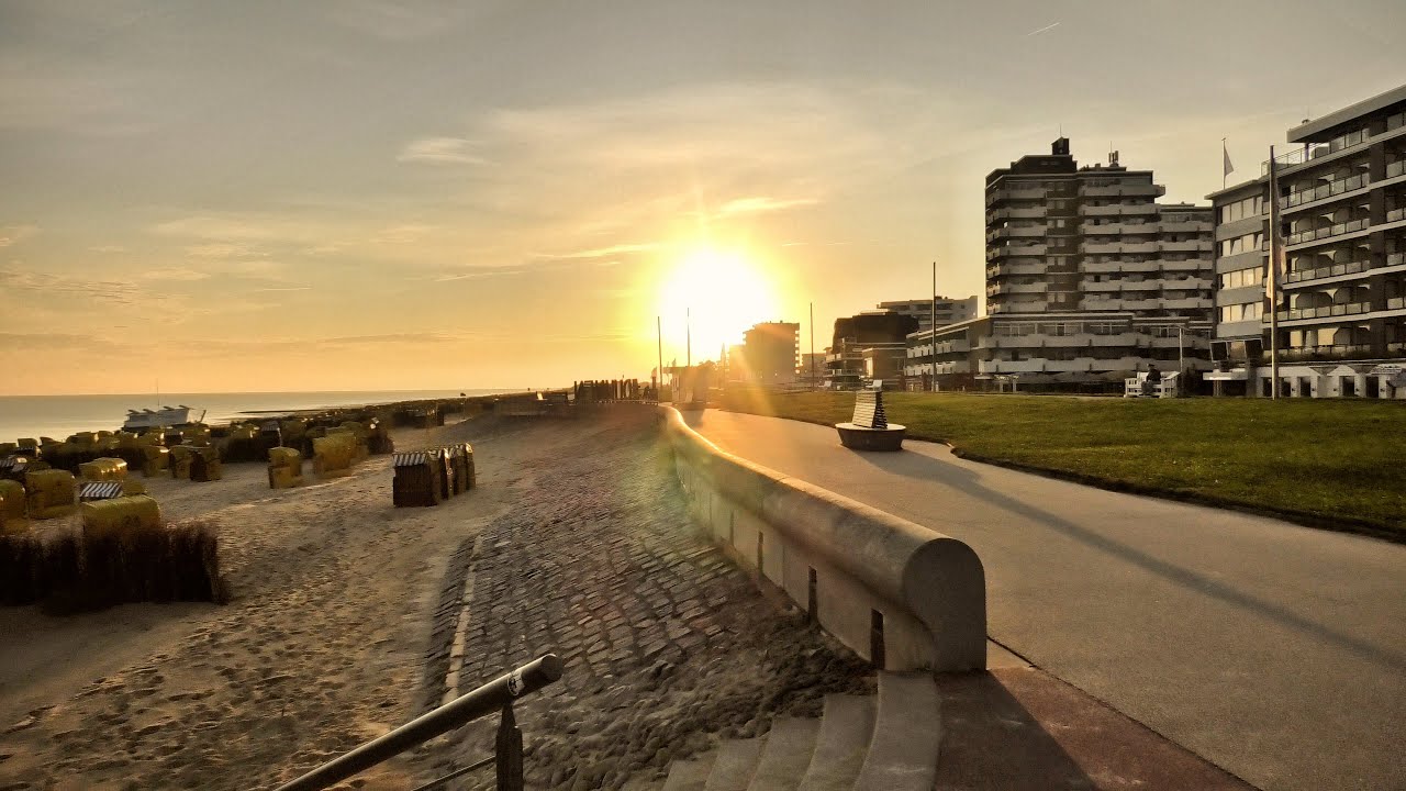 Cuxhaven Duhnen ca. 7 Uhr in dem sonst so lebendigen Urlaubsort ist es still einmalig die Atmosphäre