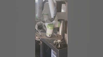 🦾 Collaborative Robot – Machine Tool Loading & Unloading Demo!#cobots #loadingandunloading #robot