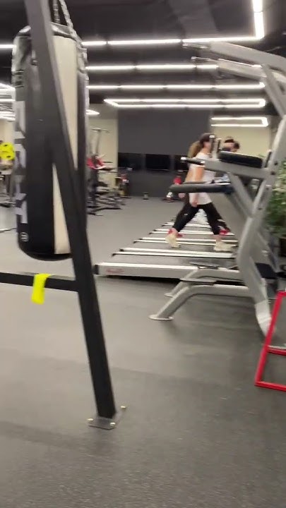 Спортзал с видом на колесо обозрения #спортзал #фитнес #gym # ...