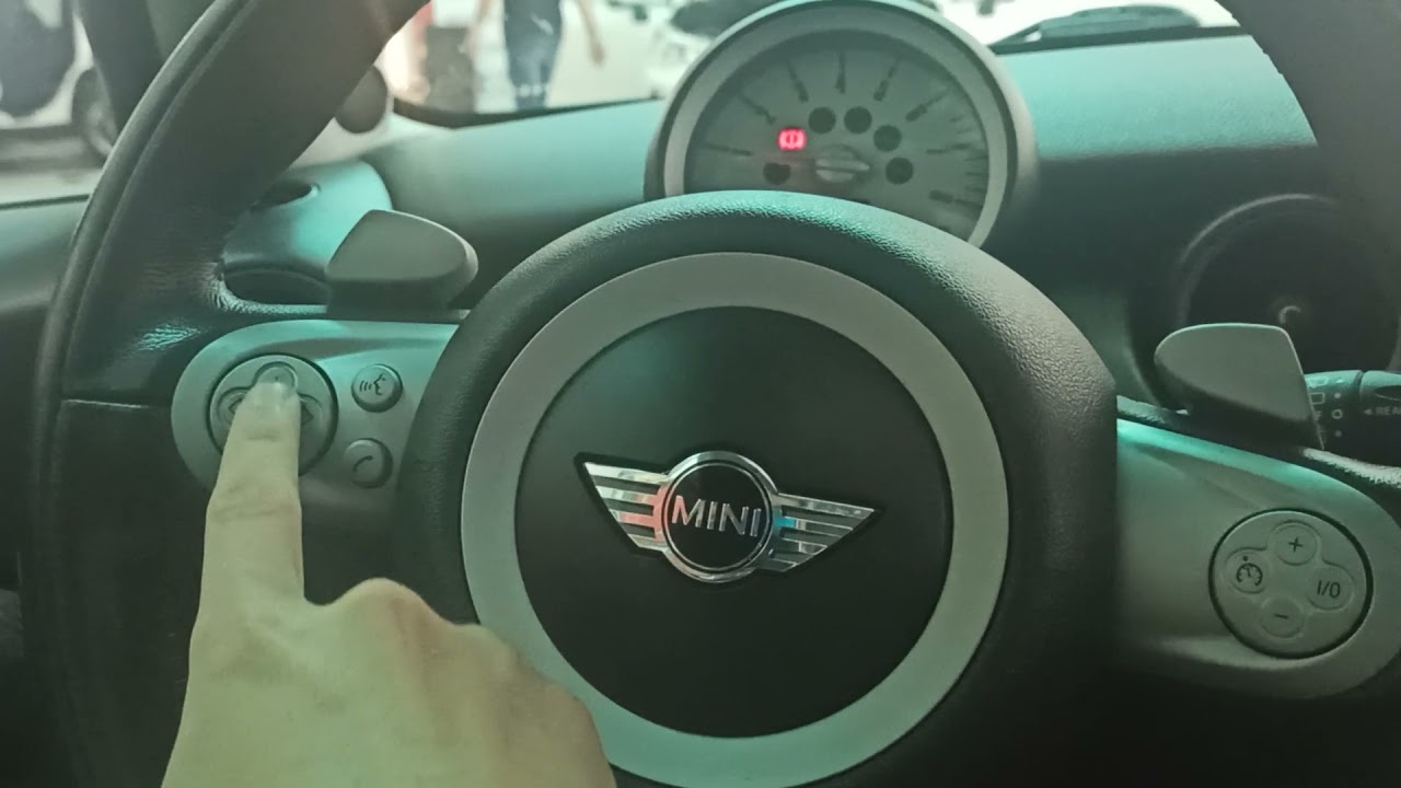 Mini Cooper R56 2010 - instalação sistema bluetooth no rádio original - ArtsomauAuto