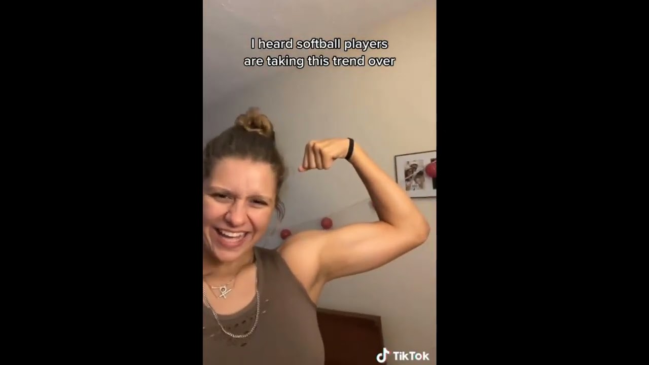 NATURAL GIRLS FLEXING THEIR BICEPS AND ARM WRESTLING