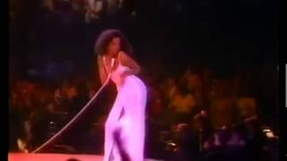 Video thumbnail of "Diana Ross & Michael Jackson sing  UPSIDE DOWN - Live @ Forum- 1981"