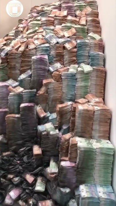 Запас денег. Комната с деньгами. Чермет в лесу. Конфискованное золото в слитках. Нашли склад денег.