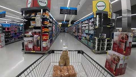 Countdown in Mt Wellington Auckland empty    COVID-19 lockdown