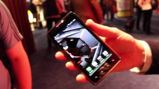 Droid Razr MAXX Hands On!  (3300 MAH)