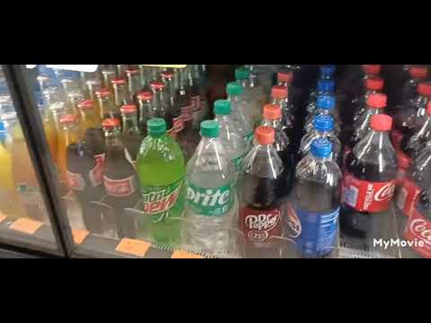 Review inside of the Shell Gas Station Loop Comvently a Market Convemiemve Store in La Quinta CA