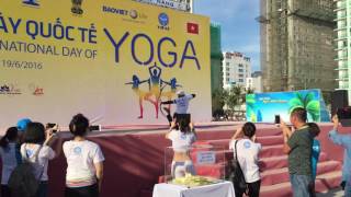 FIrst BODY ART Performance by Master Avi from  ARO YOGA Danang ,VIETNAM