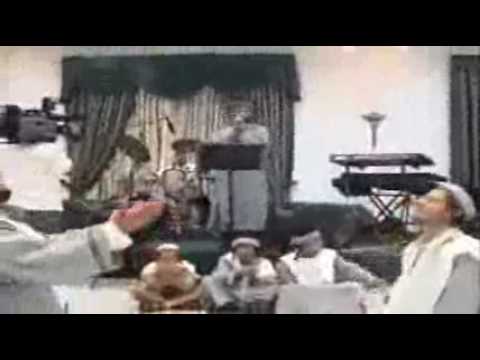 Boaz Gadka in live show - yemen dance