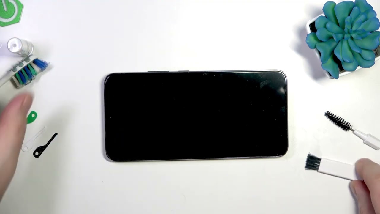 SAMSUNG Galaxy S22+ 5G マイクの掃除方法