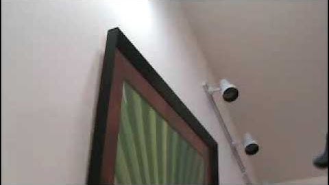 Installing a track light head