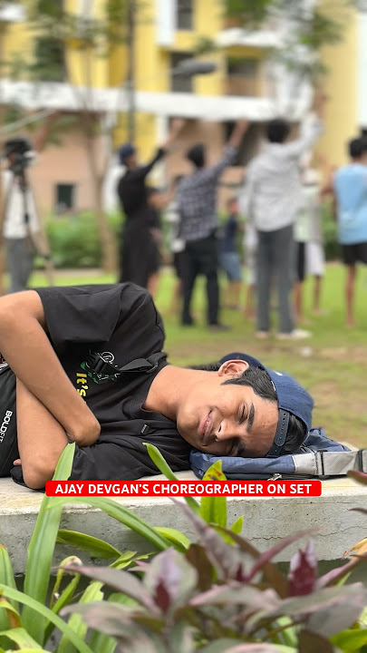 Ajay Devgan’s Choreographer #shorts #bollywood #funny #ajaydevgan #songs #pehlatudujatu #love #fun