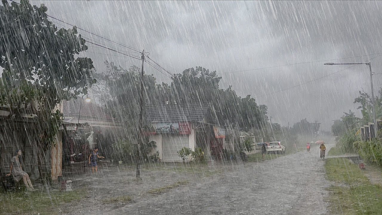 Самый сильный ливень в истории в деревне, сильный ветер и грозы в азиатской деревне