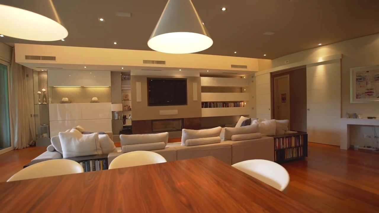 Tecnologica e moderna Villa a due passi da Milano