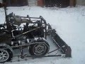 Самодельный гусеничный трактор САТ D1 чистит снег. Hommemade "CAT D1 mini cable dozer push the snow"