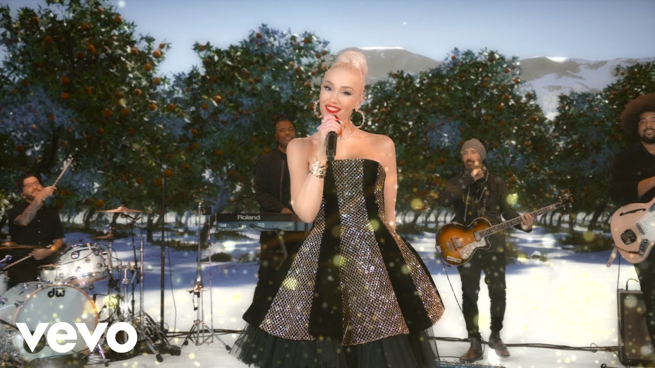 Gwen Stefani – My Gift Is You (Live From The Orange Grove)