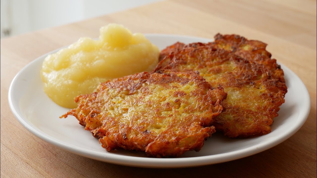 Kartoffelpuffer mit Apfelmus (Rezept) || Potato Pancakes with ...