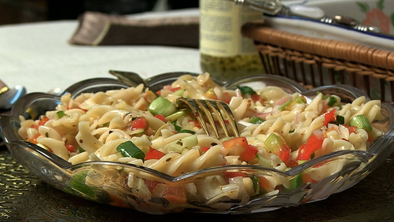 Indian Celebrity Special - Crispy Pasta Salad With Mini Ribeiro | India Food Network