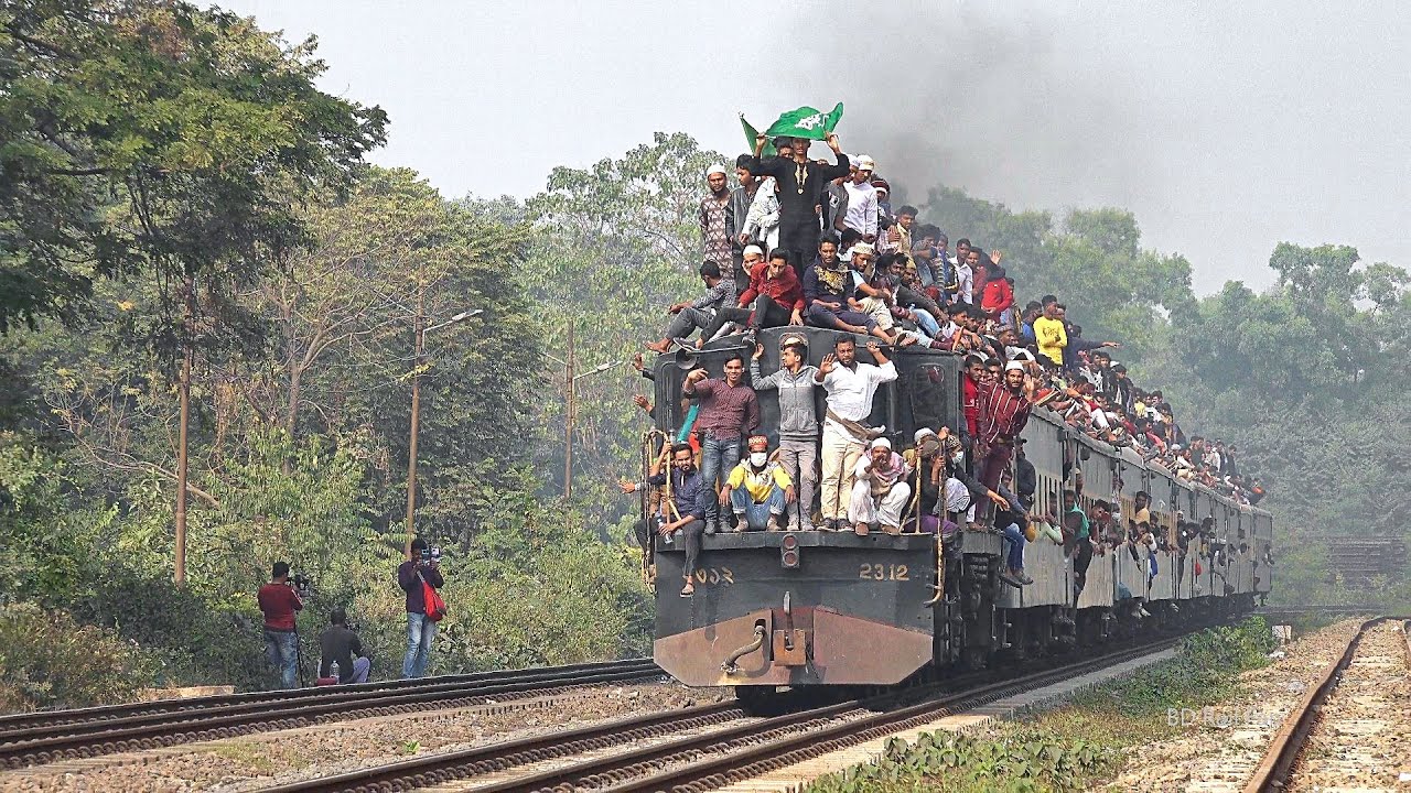 OMG || Extremely Overloaded Ijtema Special Train || Train fully loaded by passengers 