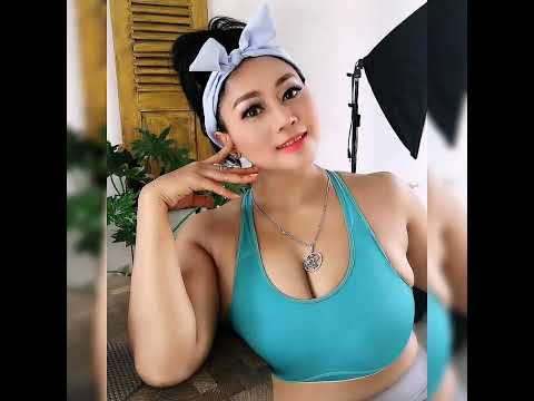 Tante Sarah cantik bikini