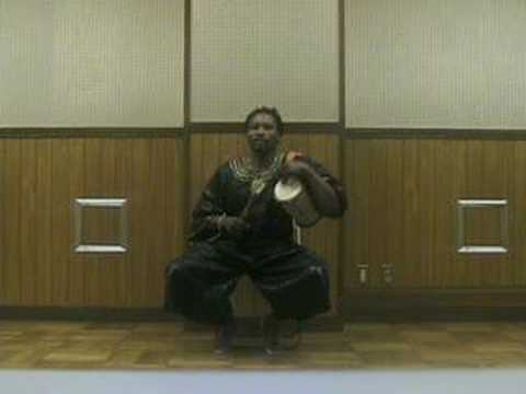 The talking drum) le tambour-parleur  du Nigeriaナイジェリアの太鼓