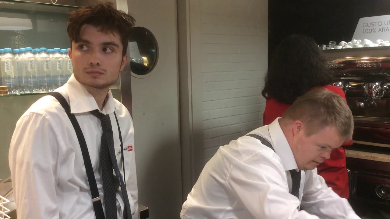 Un Verbo Da Deejay E Barman