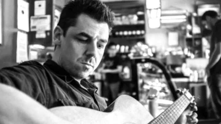 Adam McComb | Sydney Acoustic Singer Guitarist