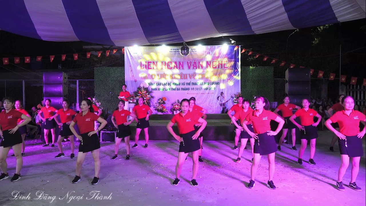 KHIÊU VŨ TT - CÔ GÁI MỞ ĐƯỜNG - CLB XÃ ĐÔNG A . ĐÔNG HƯNG . THÁI BÌNH