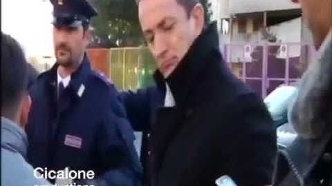 Documentario   La Polizia entra a Scampia