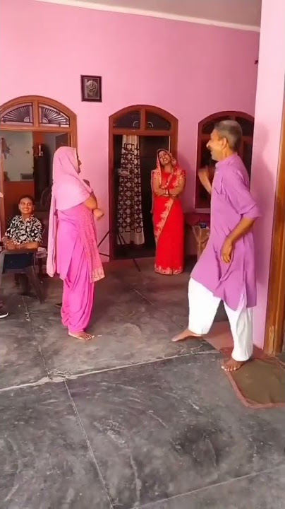 O Raji bol ja , Meri Gud ki dali , Tau ne chada pad diya .