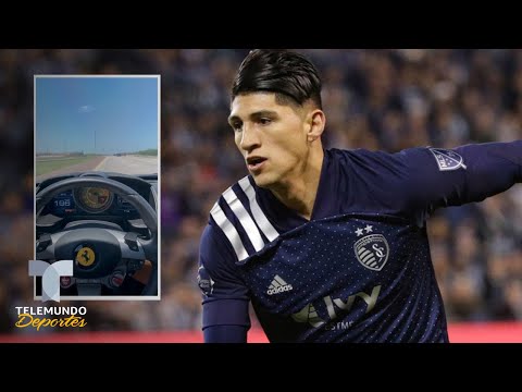¿En qué estaba pensando? Alan Pulido se graba a casi 200km/h en su Ferrari | Telemundo Deportes