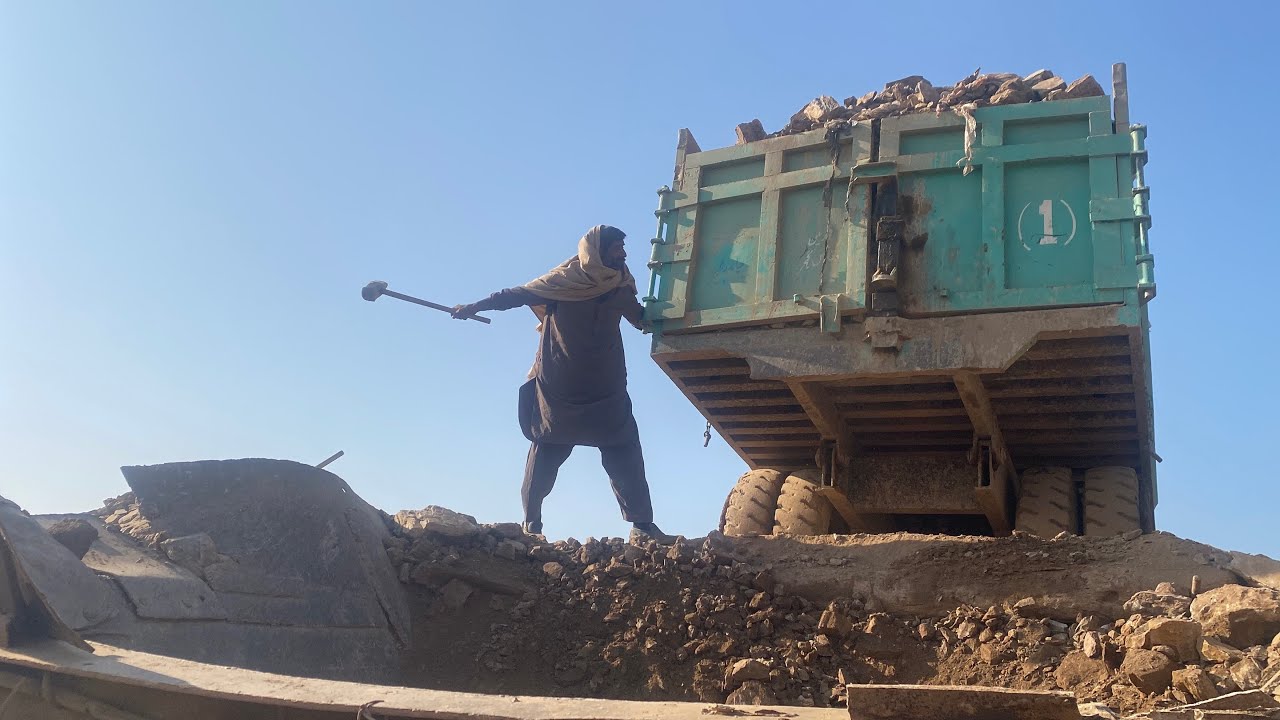 How stone Crushing works? 🔥Sand Crushing 🔥ASMR HOW to Crush Rocks  ? heavey Machinery