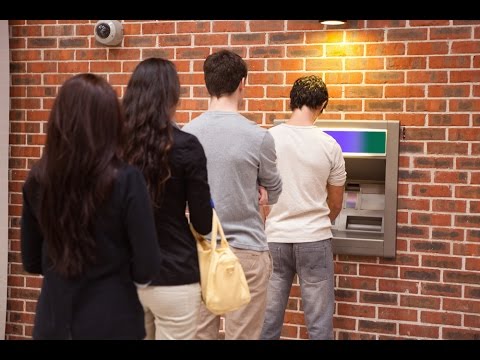 Video: Kam Jít, Pokud Bankomat Kartu Spolkne
