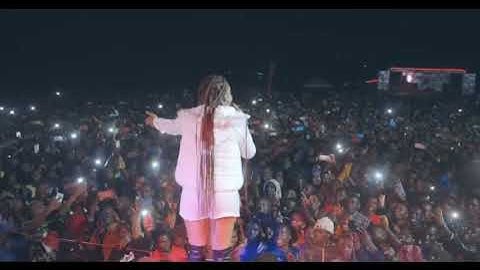 Nandy apiga bonge la performance  dodoma cheki vibe lake