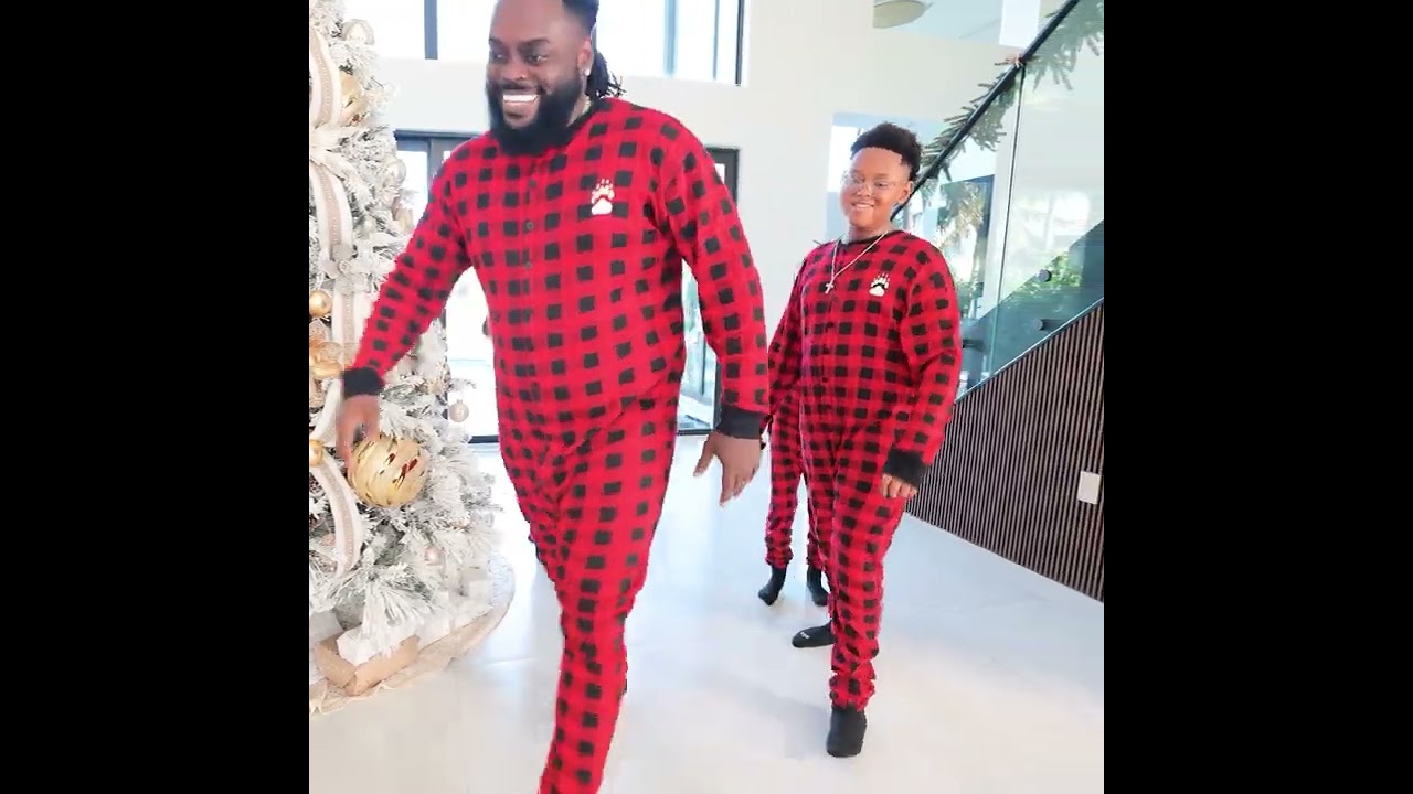 Эльф на полке осознаёт важность семьи.