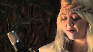 Video thumbnail of "Elle King - "Easy Pleasing GIrl" - LEGENDS OF LA LA EXTRAS"