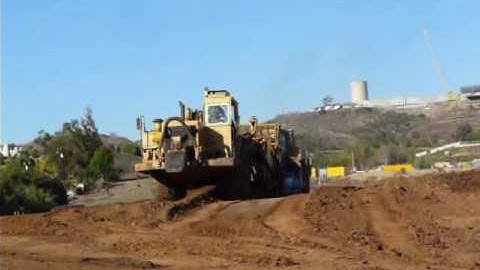 Short clip of a 637D being push loaded by a D8N