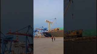 Break bulk cargo Loading & Unloading Process @TheLogisticsTV #boilercargo #vessel#projectshipping
