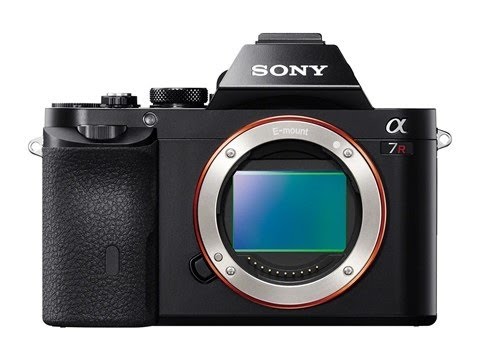 Video: Full frame ba ang Sony a7R?