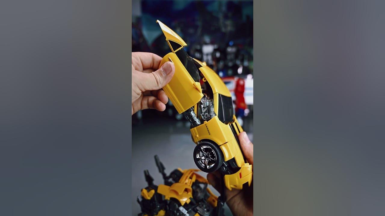#optimus #optimusprime #transformation #transformers #robot #bumblebee
