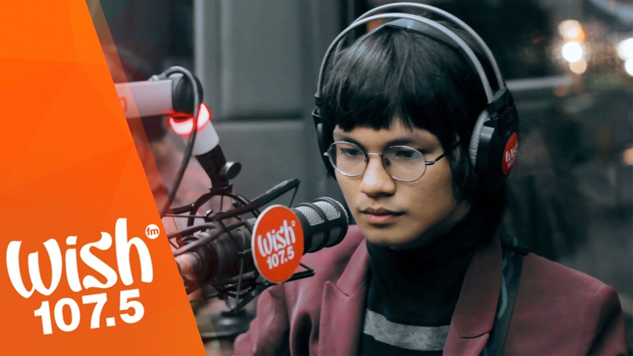 IV of Spades perform Mundo LIVE on Wish 1075 Bus