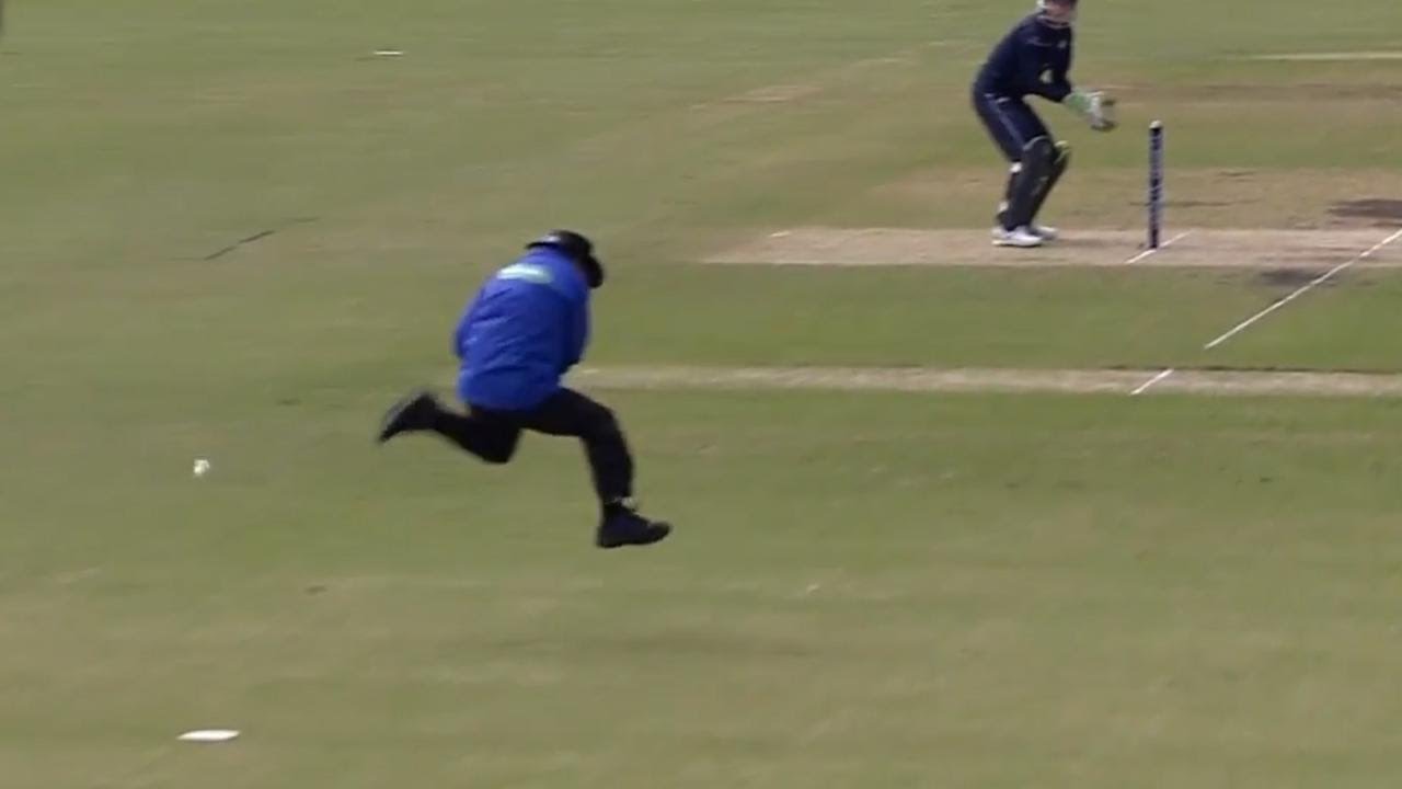 Umpire 'retires hurt' as mic'ed up Maxwell gets scoop